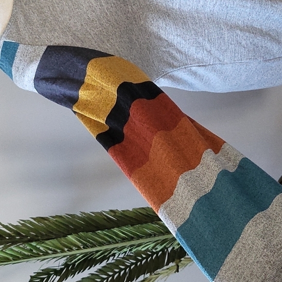 Suimiki heather gray tunic with striped sleeves and banded hem - Picture 4 of 10